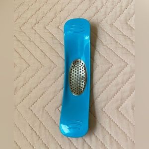 Garlic press